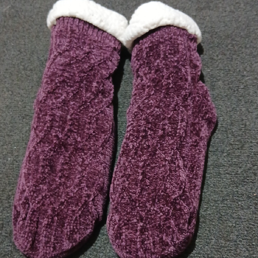 Muk LUKSPlum Knit Slipper Socks with Sherpa Lining - Picture 2 of 3
